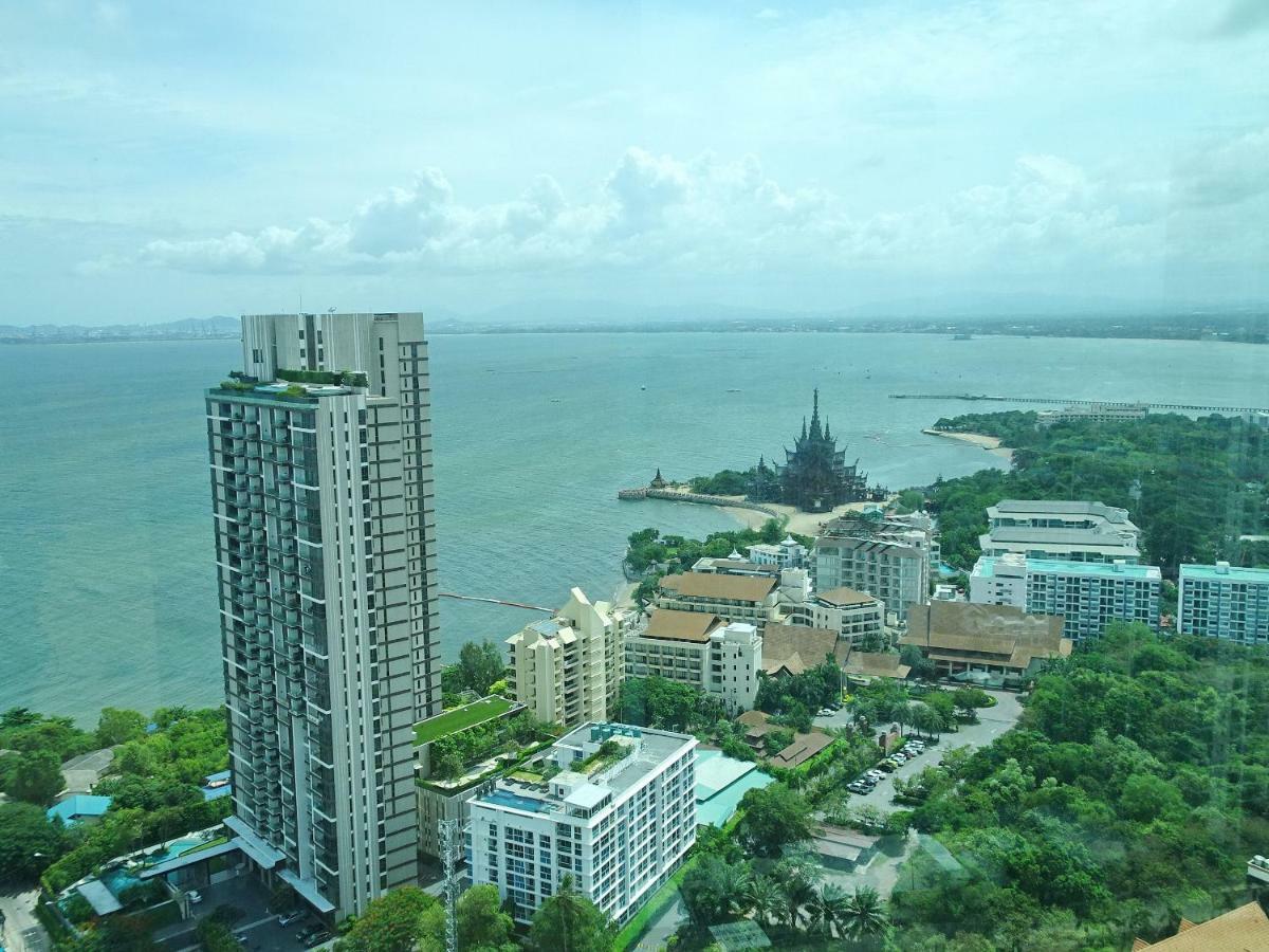 Wong Amat Pattaya Beach Resort Exterior photo